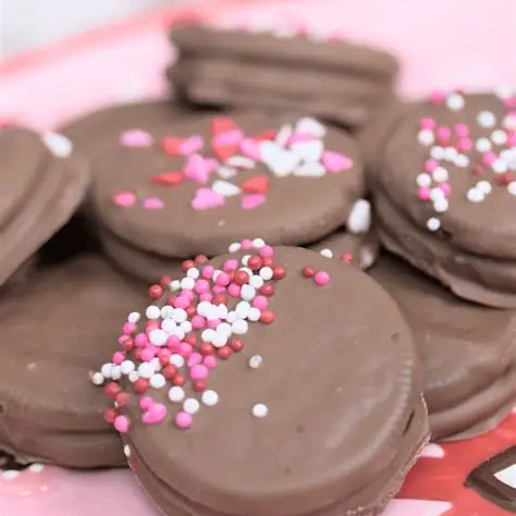 chocolate oreos.PNG